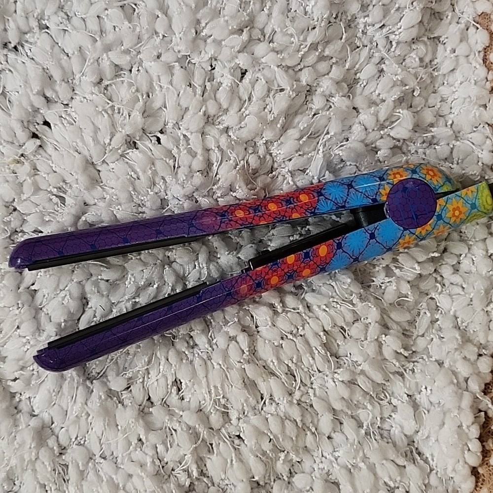 Fahrenheit Heat Wave Flat Iron